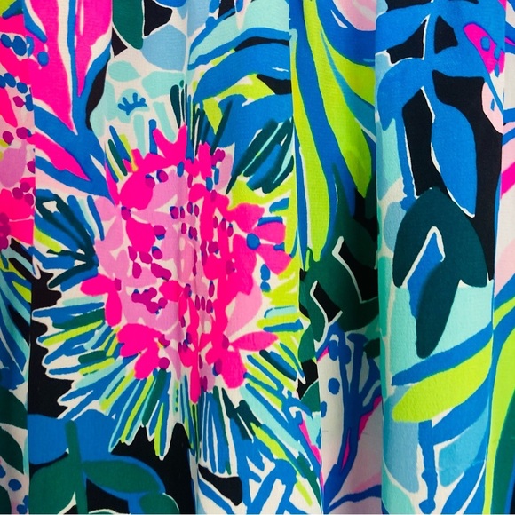 Lilly Pulitzer silk floral “Elsa” popover long sleeved NWT blouse. Size Large. - Picture 2 of 8